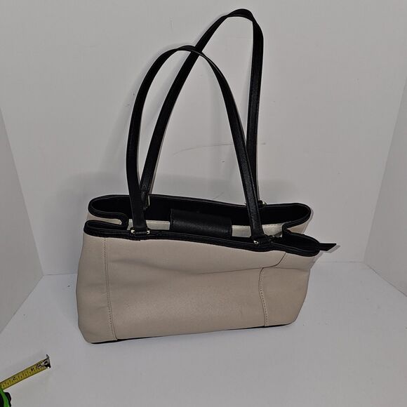 Liz Claiborne Spacious Purse Shoulder Bag Lots Of Space Tote Cream/Black Colored - Picture 6 of 13
